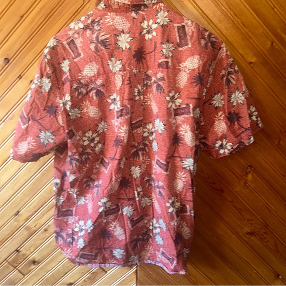 Red Hawaiian print shirt with pineapples and palm trees size Large - Picture 5 of 6